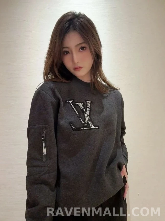 루이비통 루이비통 로고 자수 맨투맨 상세 이미지