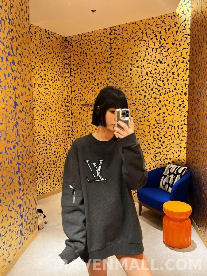 루이비통 루이비통 로고 자수 맨투맨 상세 이미지