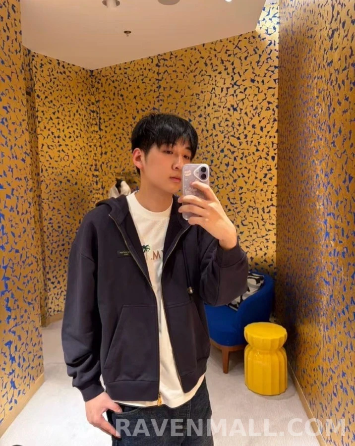 루이비통 루이비통 로고 패치 지퍼 후드집업 상세 이미지