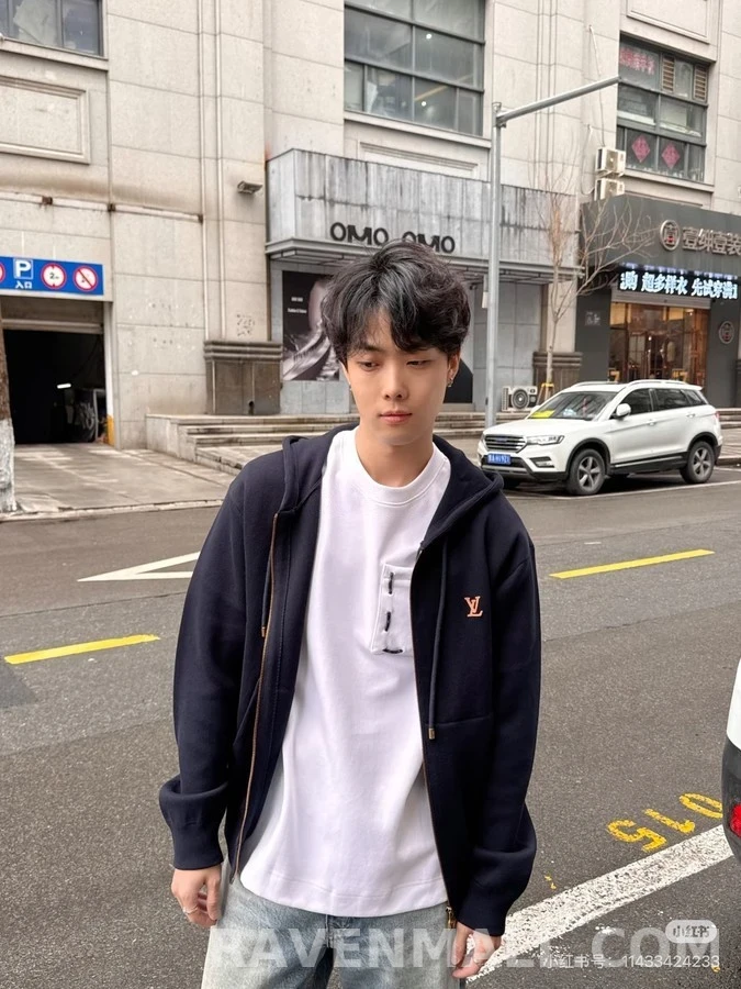 루이비통 루이비통 로고 풀집업 후드 상세 이미지
