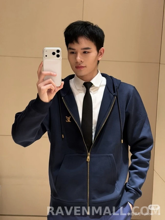 루이비통 루이비통 로고 풀집업 후드 상세 이미지