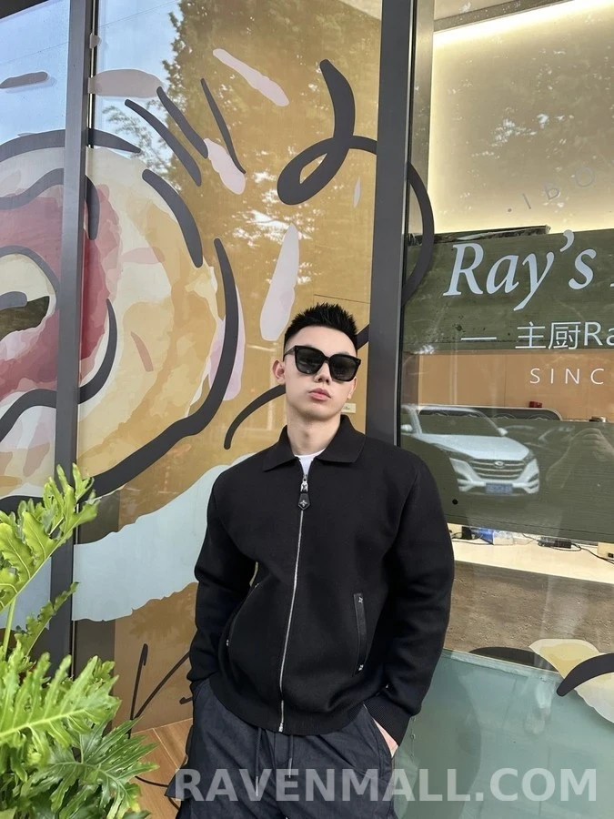 루이비통 루이비통 모노그램 가죽 디테일 니트 셔츠 상세 이미지