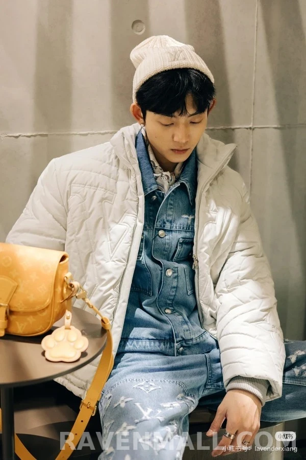 루이비통 루이비통 모노그램 자수 패딩 자켓 상세 이미지
