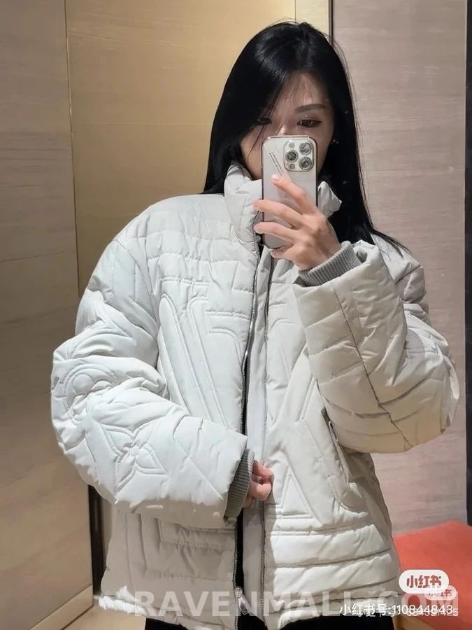 루이비통 루이비통 모노그램 자수 패딩 자켓 상세 이미지