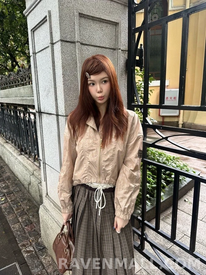 루이비통 루이비통 모노그램 자카드 크롭 재킷 상세 이미지