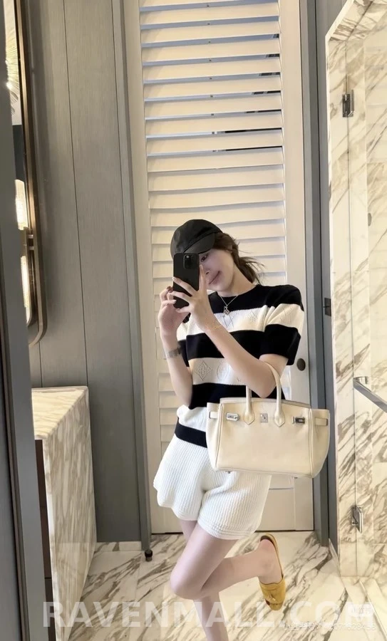 루이비통 루이비통 모노그램 컷아웃 스트라이프 니트 상세 이미지