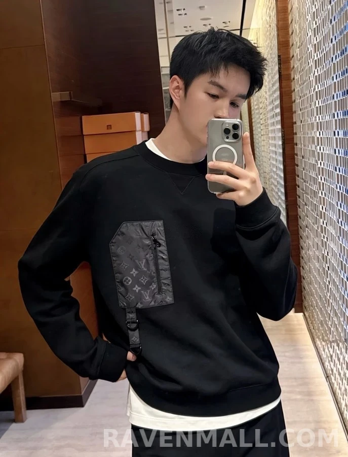 루이비통 루이비통 모노그램 포켓 디테일 긴팔 티셔츠 상세 이미지