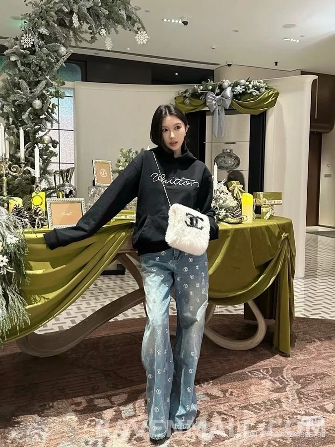 루이비통 루이비통 모노그램 플라워 자수 와이드 데님 팬츠 상세 이미지
