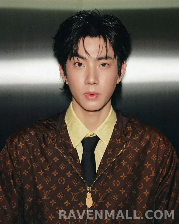 루이비통 루이비통 모노그램 후드 방풍 자켓 상세 이미지