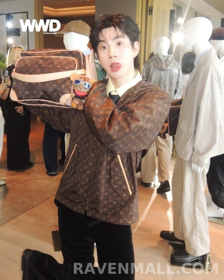 루이비통 루이비통 모노그램 후드 방풍 자켓 상세 이미지