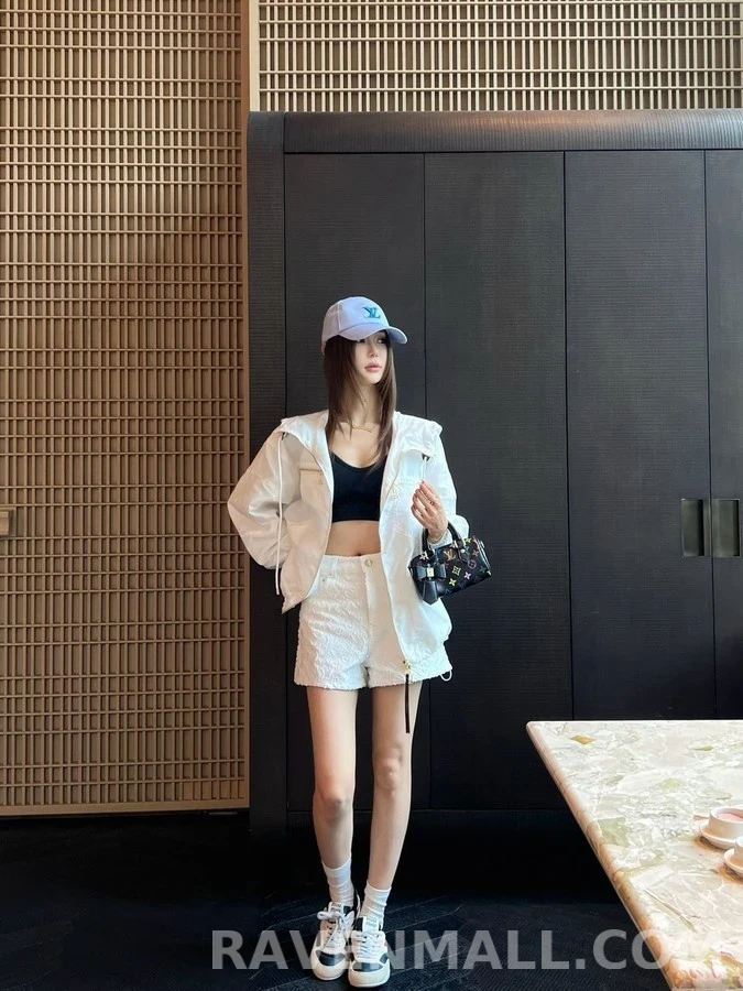 루이비통 루이비통 모노그램 후드 재킷 상세 이미지