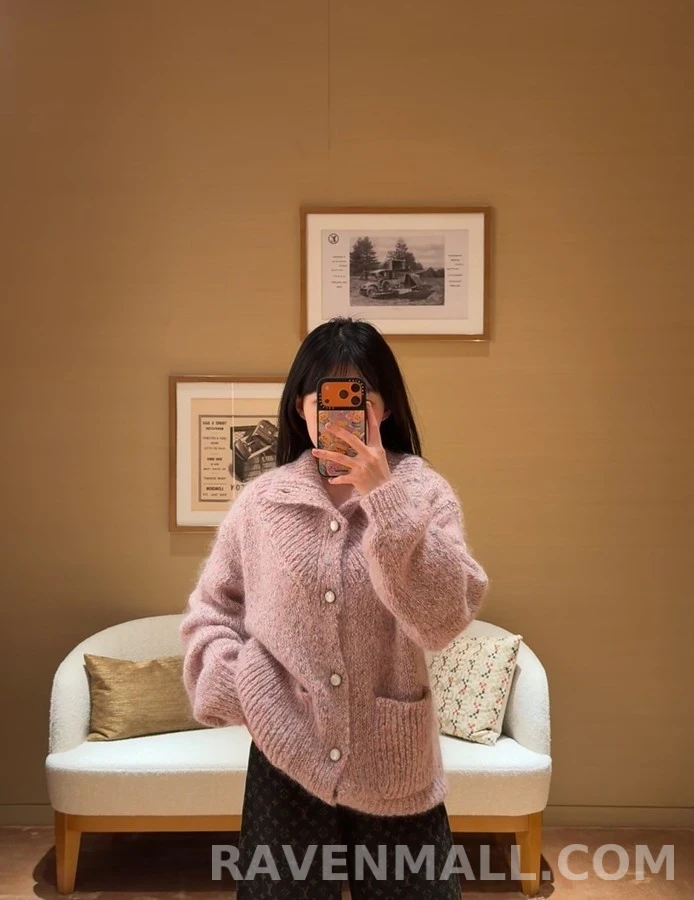 루이비통 루이비통 모헤어 레터링 패치 진주 버튼 자켓 상세 이미지
