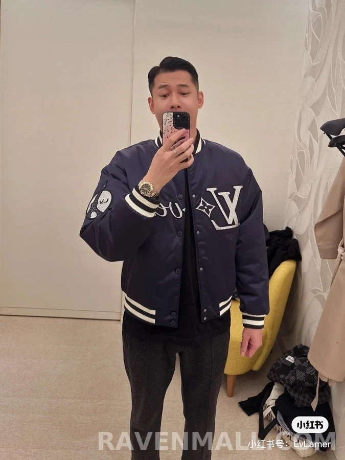 루이비통 루이비통 수정 자수 패딩 점퍼 상세 이미지