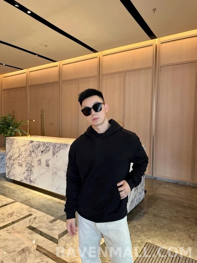 루이비통 루이비통 엠보싱 로고 후드티 상세 이미지