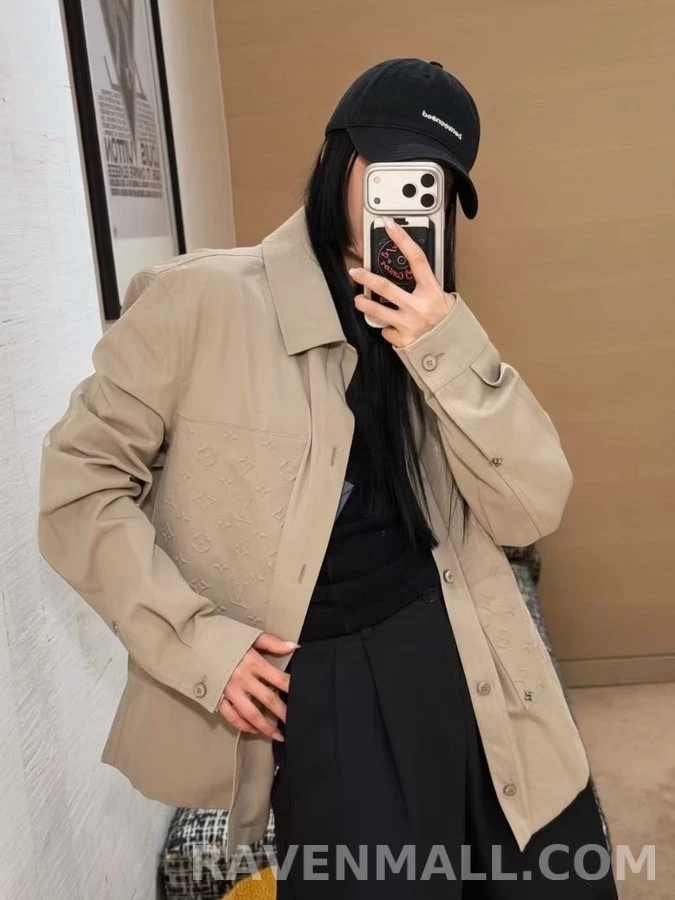 루이비통 루이비통 엠보싱 모노그램 자켓 상세 이미지