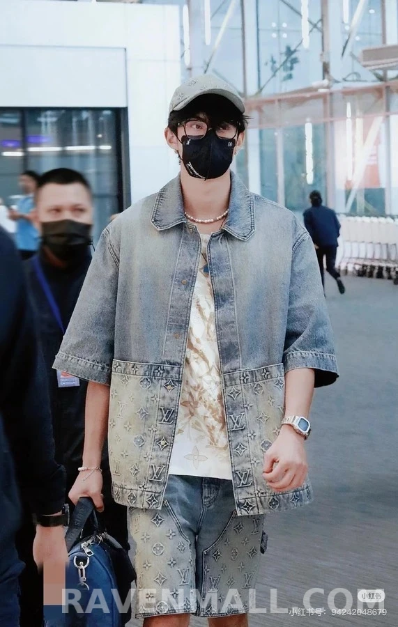 루이비통 루이비통 워싱 데님 모노그램 반팔 티셔츠 상세 이미지