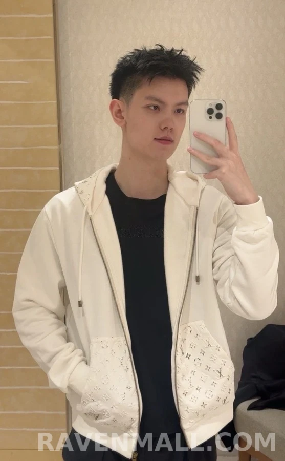 루이비통 루이비통 입체 모노그램 집업 후드 상세 이미지