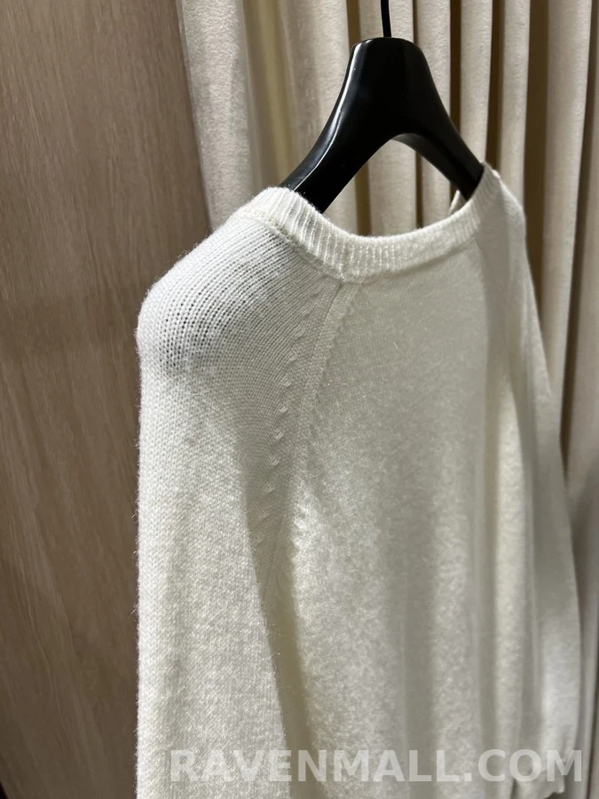루이비통 루이비통 입체 자수 로고 스웨터 상세 이미지