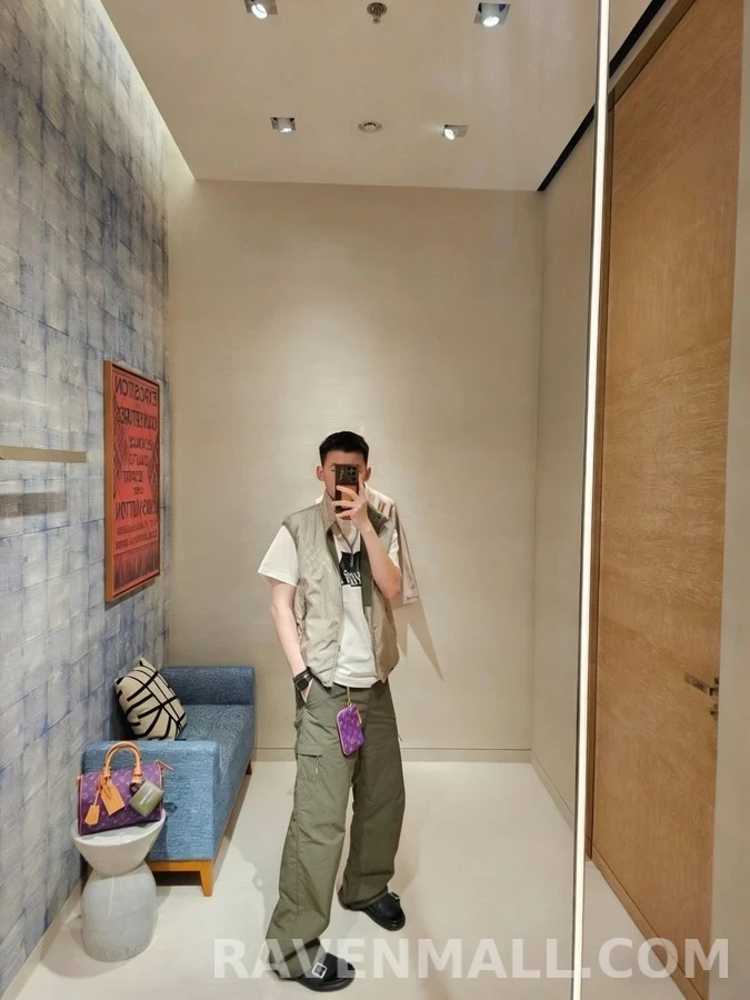 루이비통 루이비통 자수 로고 드로스트링 카고 팬츠 상세 이미지