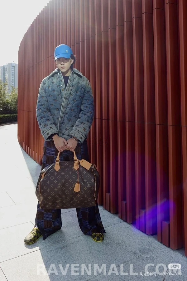 루이비통 루이비통 자수 워싱 데님 패딩 상세 이미지