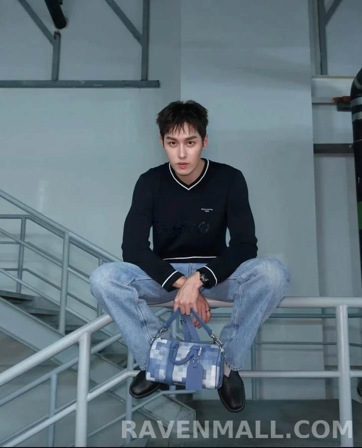 루이비통 루이비통 자수 V넥 스웨터 상세 이미지