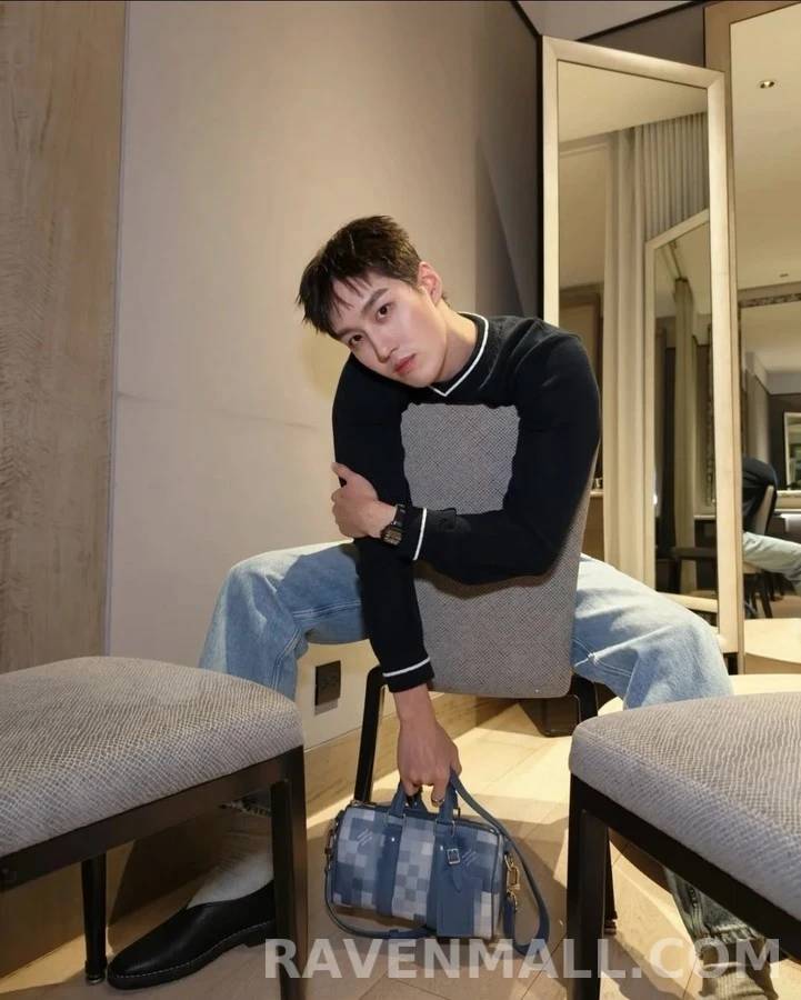 루이비통 루이비통 자수 V넥 스웨터 상세 이미지