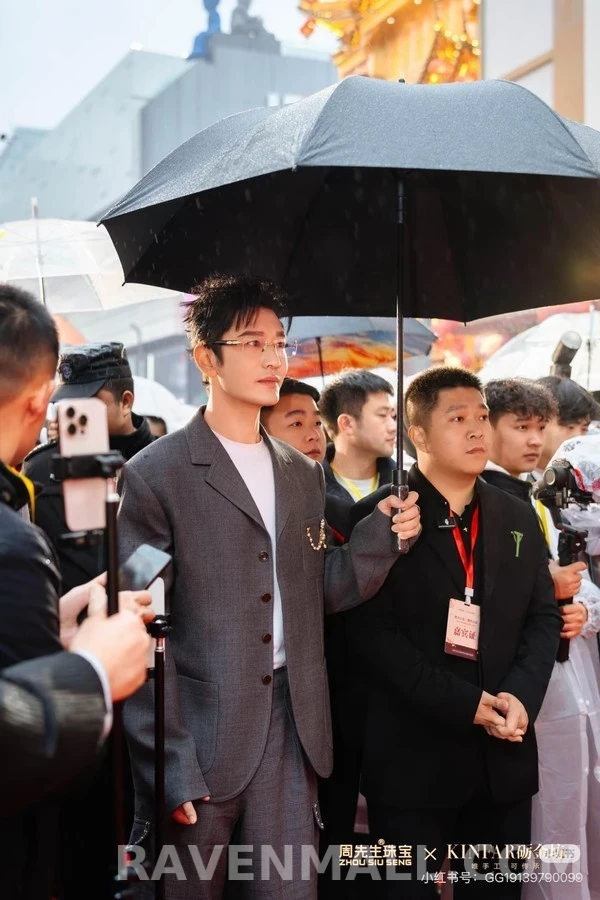 루이비통 루이비통 진주 플라워 체인 블레이저 상세 이미지