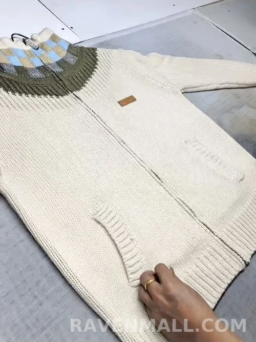 루이비통 루이비통 체크넥 인타샤 니트 가디건 상세 이미지