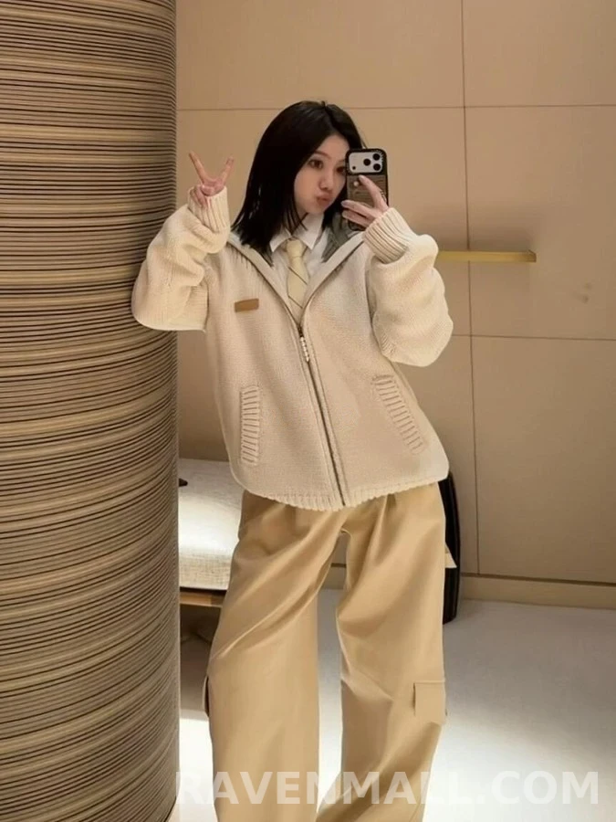 루이비통 루이비통 체크넥 인타샤 니트 가디건 상세 이미지