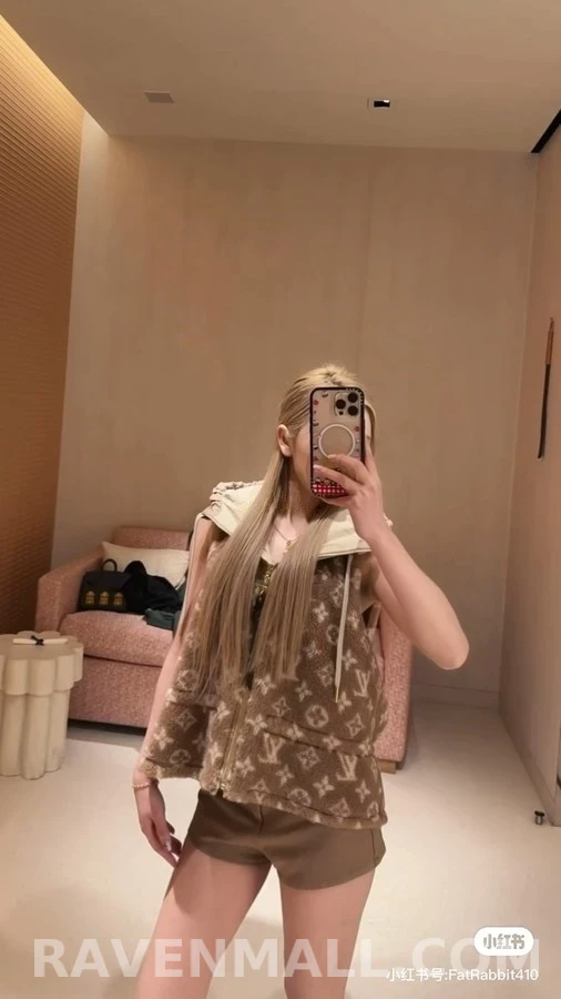 루이비통 루이비통 테디 모노그램 후드 집업 상세 이미지