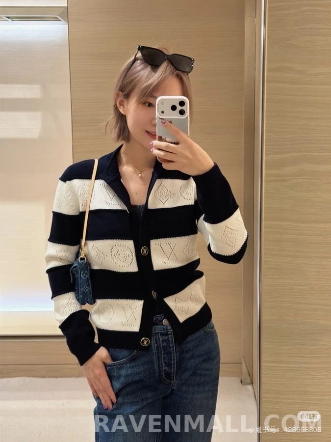 루이비통 루이비통 펀칭 모노그램 스트라이프 가디건 상세 이미지