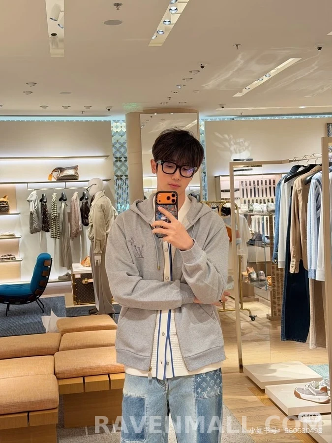루이비통 루이비통 플라워 자수 후드 집업 상세 이미지