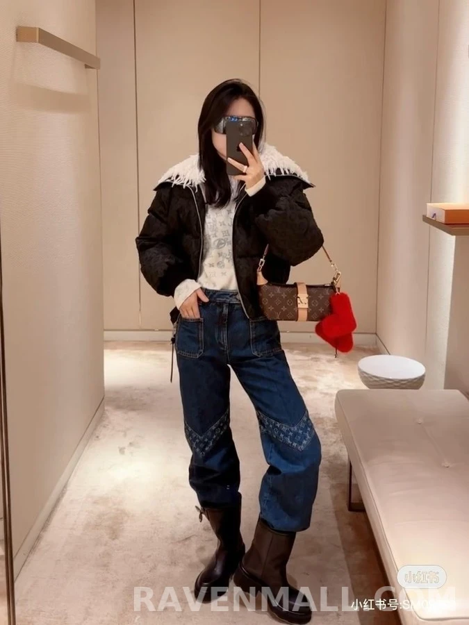 루이비통 루이비통 V 패치워크 로고 데님 팬츠 상세 이미지