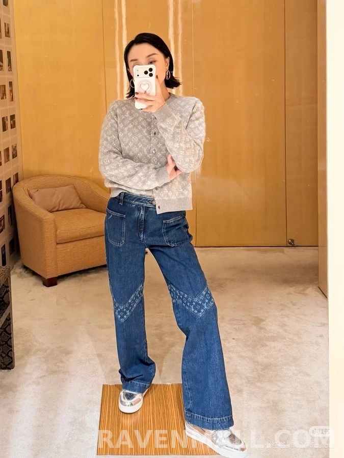 루이비통 루이비통 V 패치워크 로고 데님 팬츠 상세 이미지