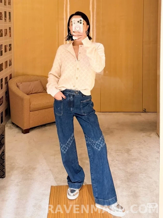 루이비통 루이비통 V 패치워크 로고 데님 팬츠 상세 이미지
