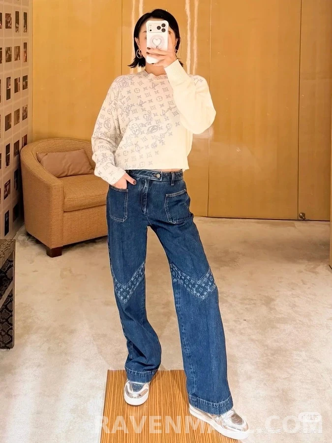 루이비통 루이비통 V 패치워크 로고 데님 팬츠 상세 이미지