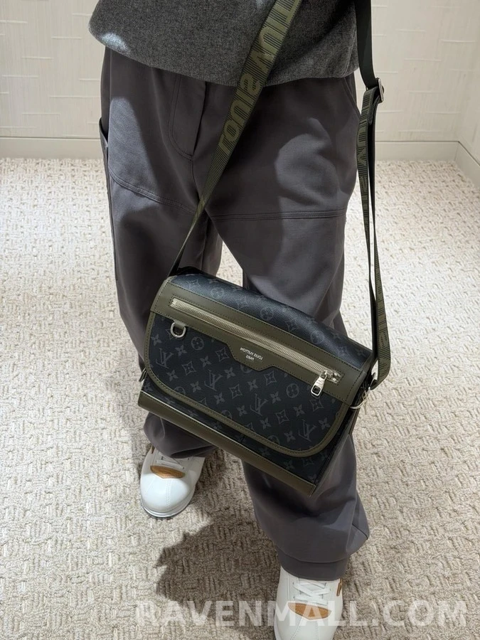 루이비통 루이비통 Vuitton 레더 레터링 후드 상세 이미지