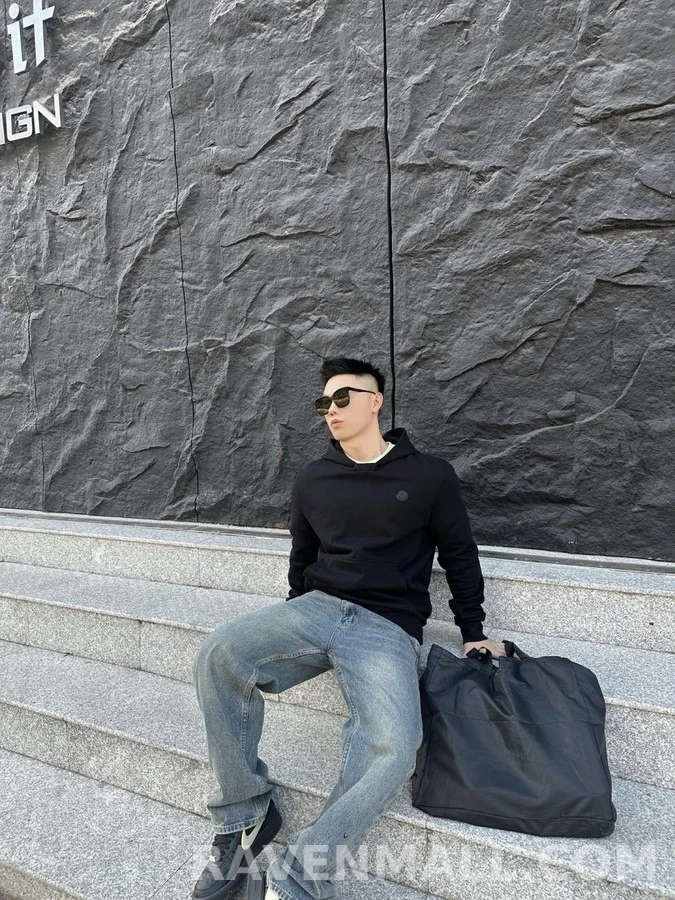 몽클레어 몽클레어 동색 백 로고 코튼 후드 맨투맨 상세 이미지