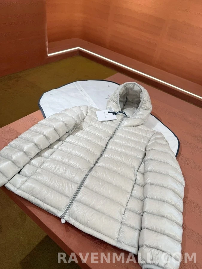 몽클레어 몽클레어 후드 덕다운 패딩 상세 이미지
