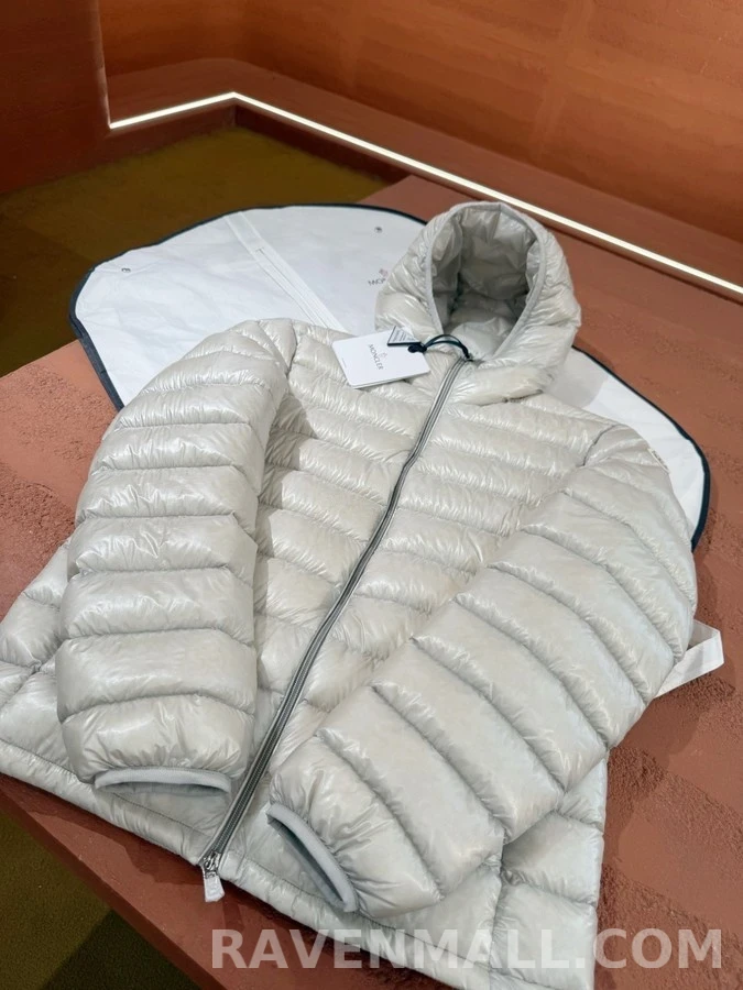 몽클레어 몽클레어 후드 덕다운 패딩 상세 이미지