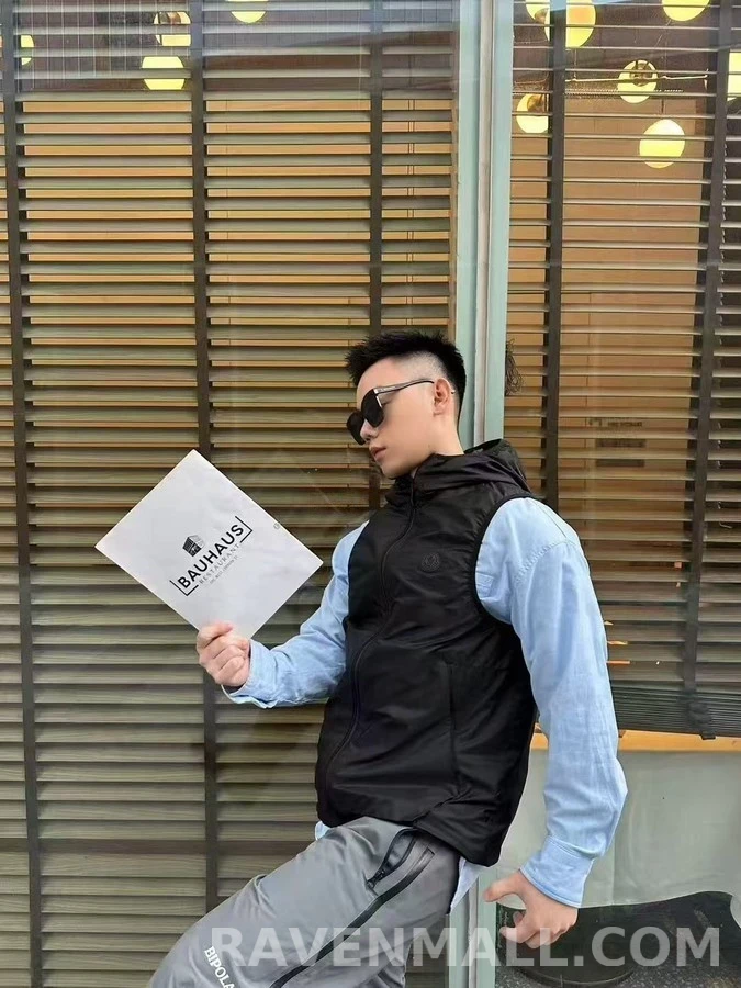 몽클레어 몽클레어 후드 반사 프린트 베스트 상세 이미지
