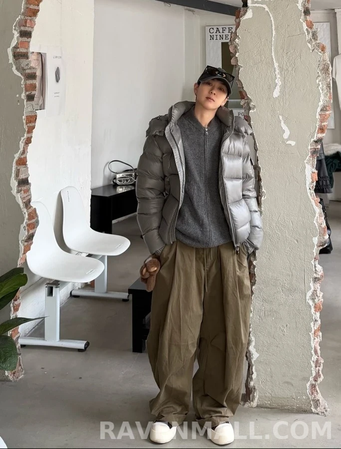 몽클레어 몽클레어 후드 숏 광택 다운 재킷 상세 이미지