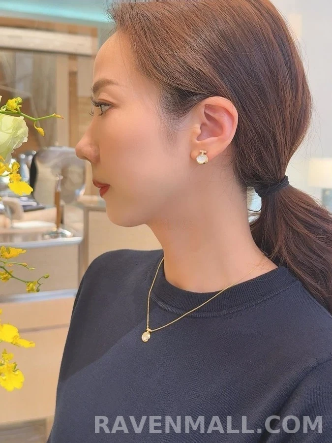 티파니앤코 티파니 앤 코 T1 베이비 펄 다이아몬드 귀걸이 상세 이미지
