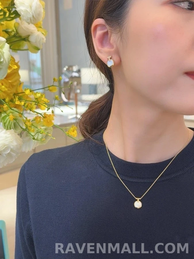 티파니앤코 티파니 앤 코 T1 베이비 펄 다이아몬드 귀걸이 상세 이미지