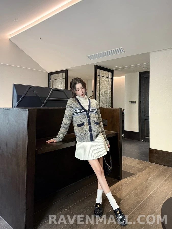 디올 디올 레터링 V넥 니트 가디건 상세 이미지