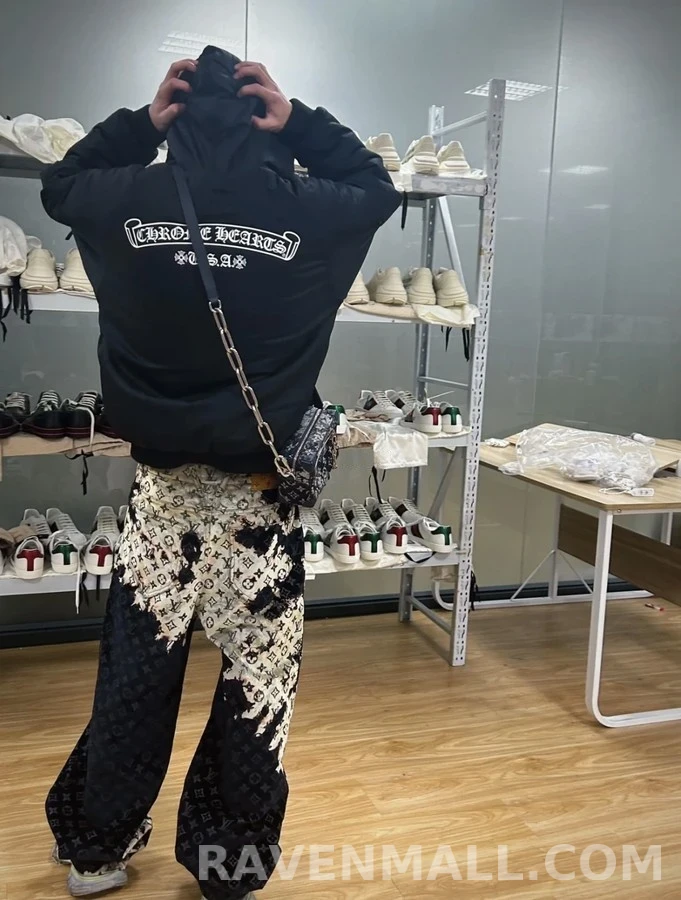 루이비통 루이비통 모노그램 블리치 플록 데님 팬츠 상세 이미지