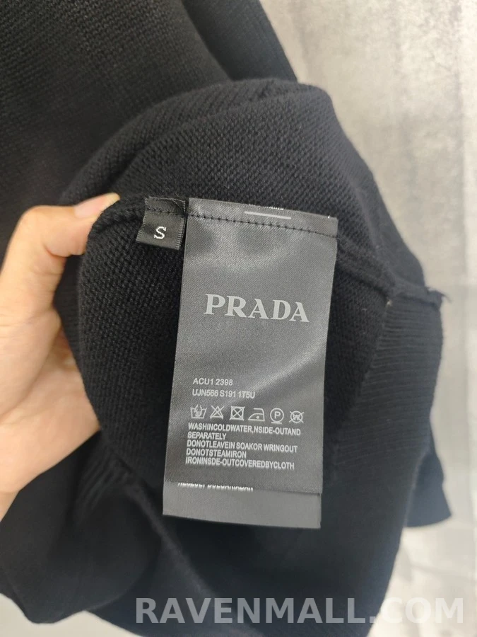 프라다 프라다 라운드넥 버튼 가디건 상세 이미지