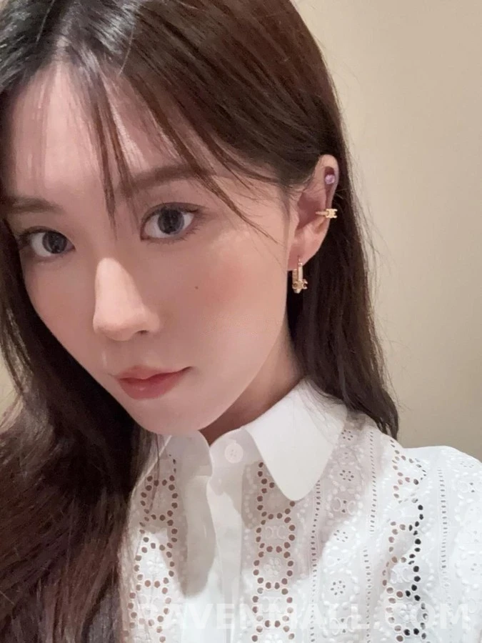 셀린느 셀린느 트리옹프 에나멜 후프 귀걸이 상세 이미지