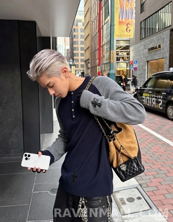 크롬하츠 크롬하츠 크로스 패치 헨리넥 니트 상세 이미지