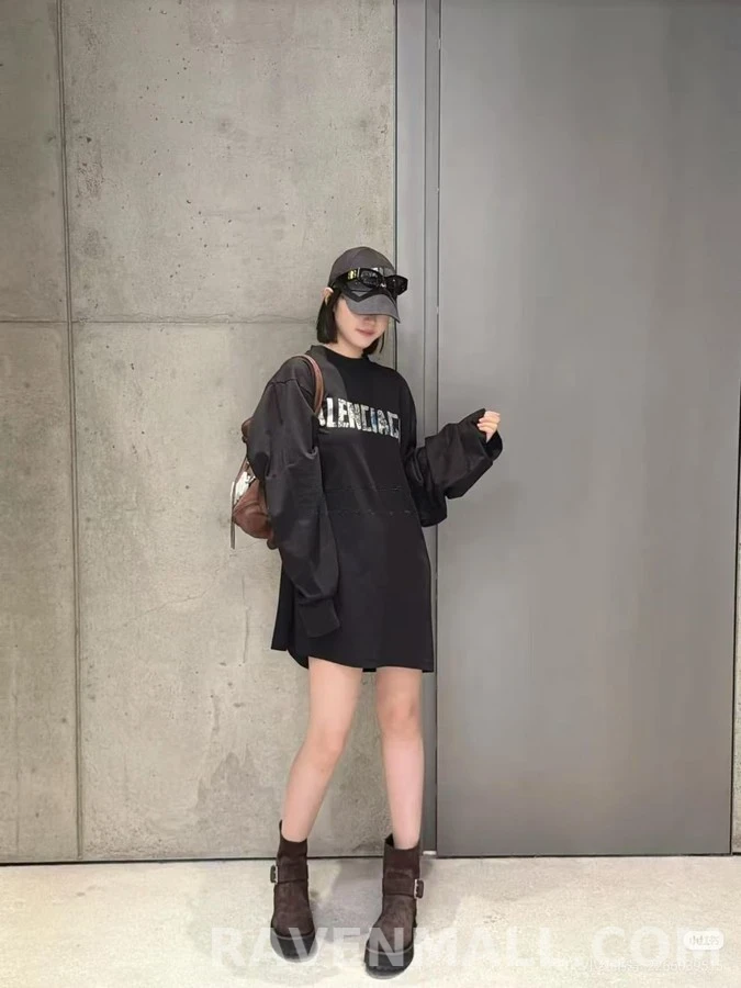 발렌시아가 발렌시아가 디지털 그래피티 로고 긴팔 티셔츠 상세 이미지